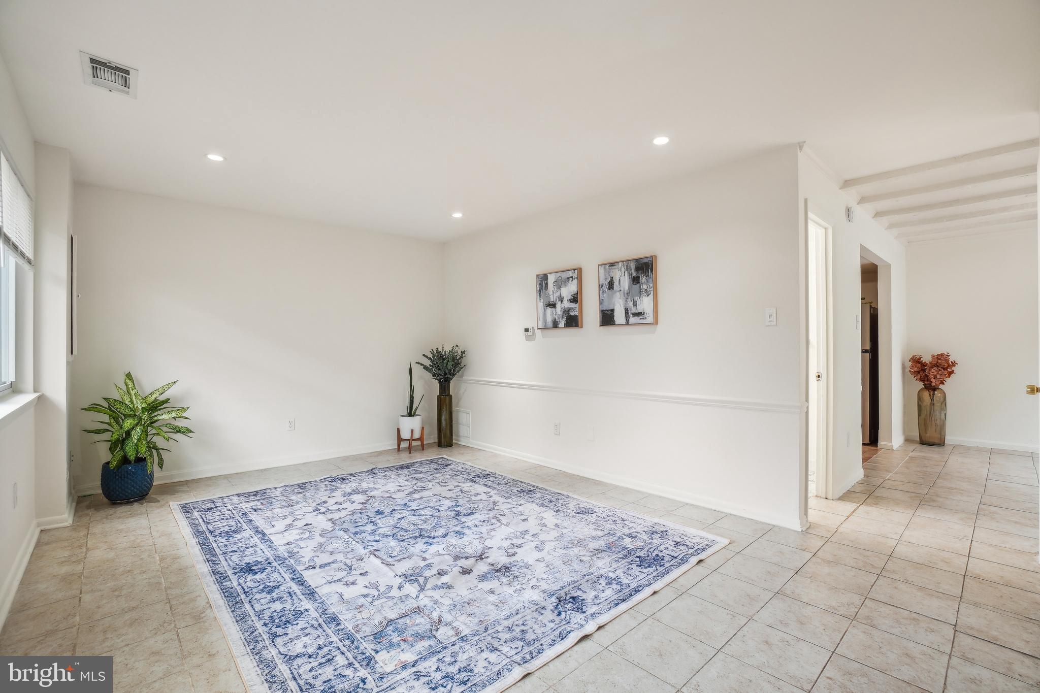 3876 MANZANITA PLACE B