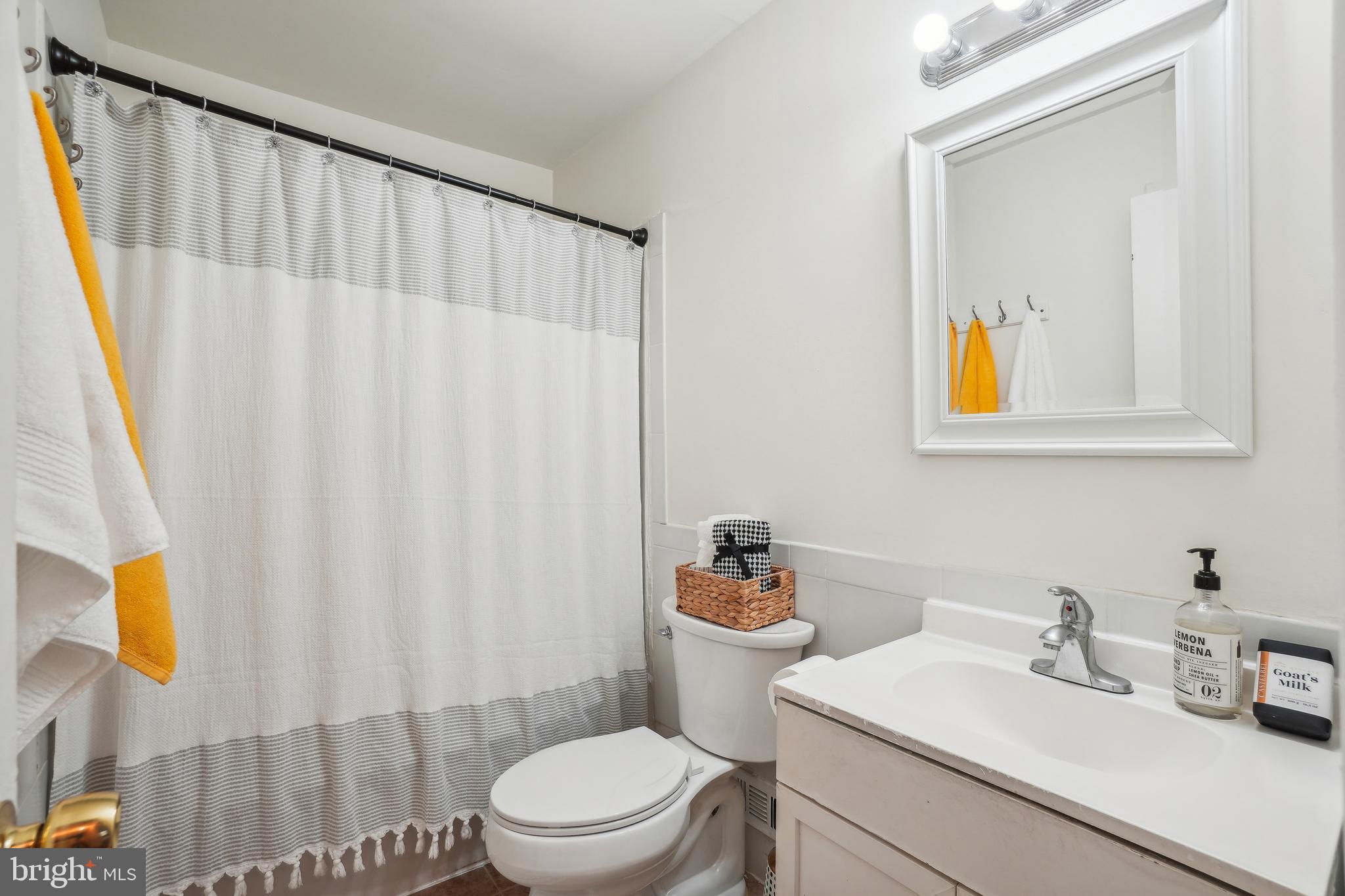 3876 MANZANITA PLACE B