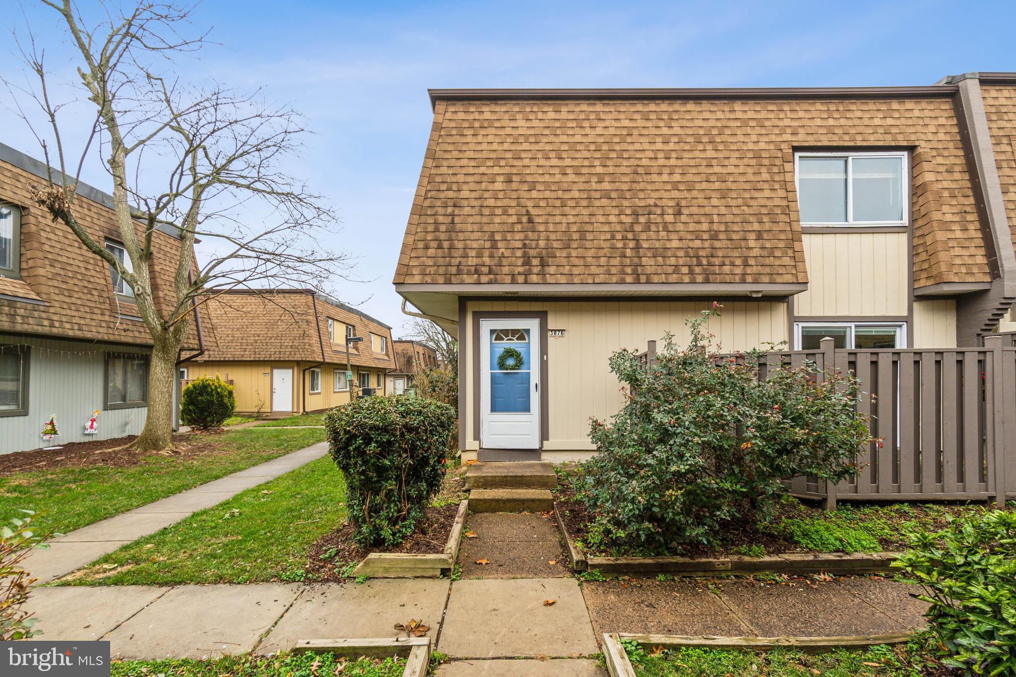 3876 MANZANITA PLACE B