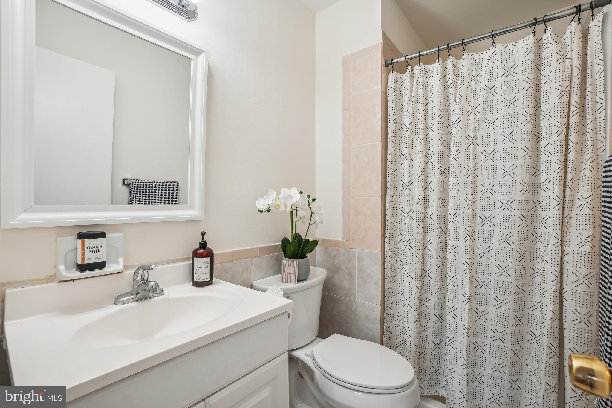 3876 MANZANITA PLACE B