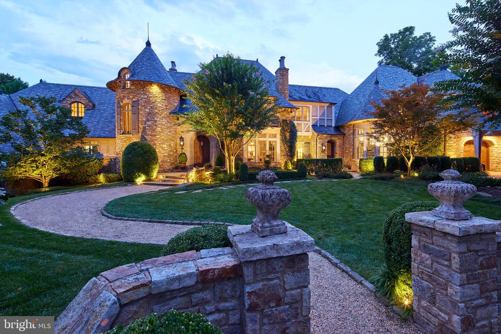 1113 LANGLEY LANE