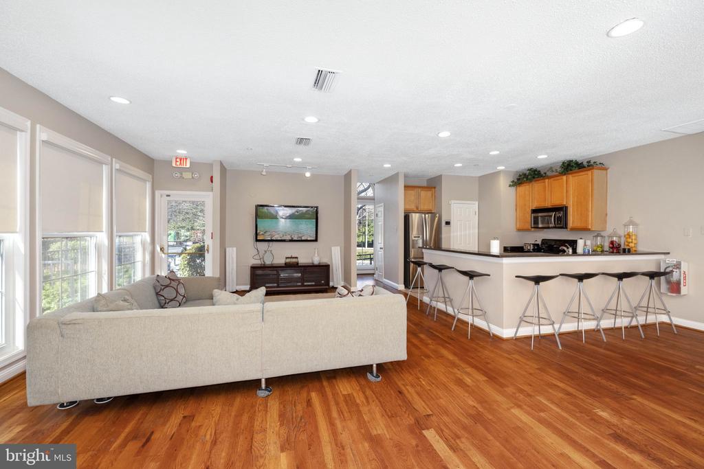 1504 LINCOLN WAY 431