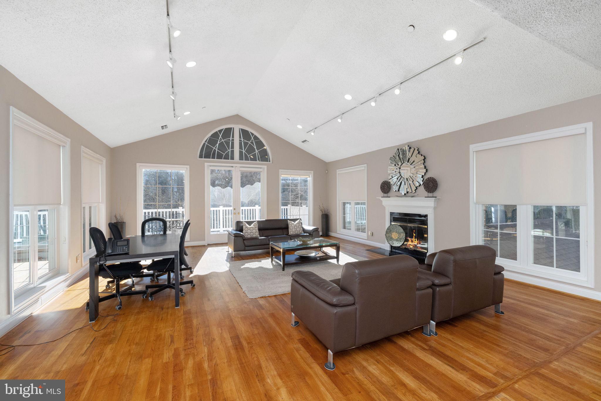 1504 LINCOLN WAY 431