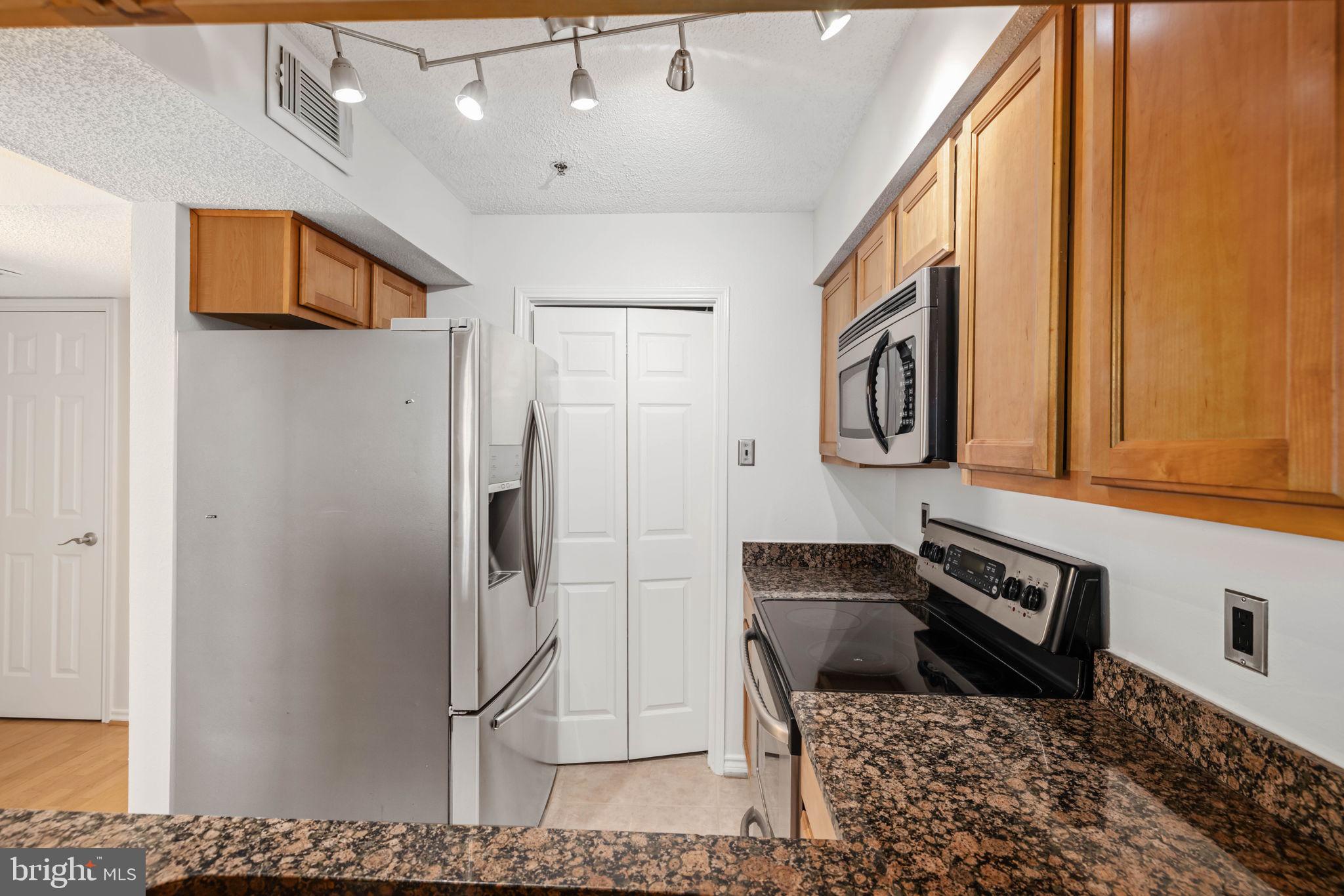 1504 LINCOLN WAY 431