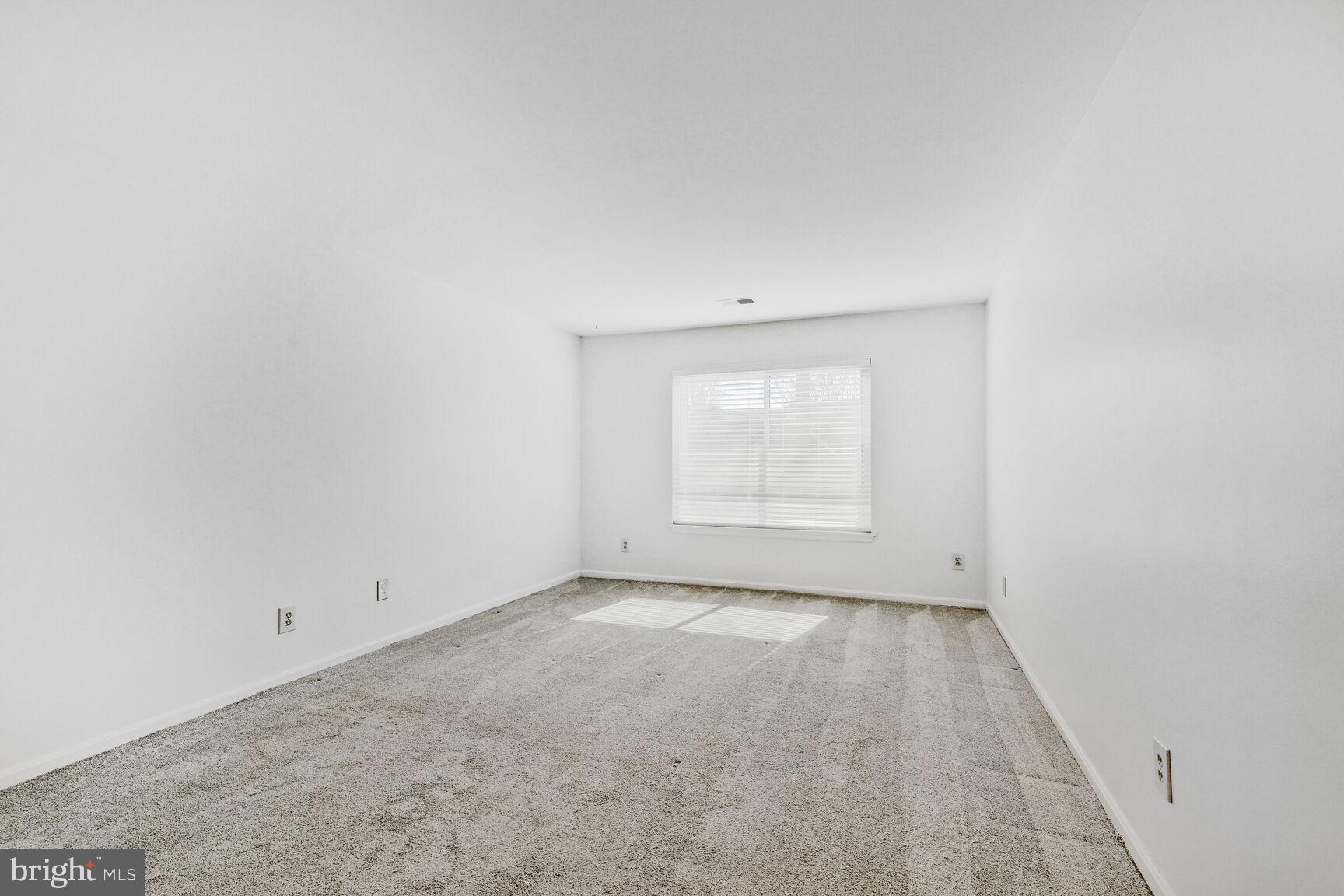 2807 LEE OAKS COURT 102