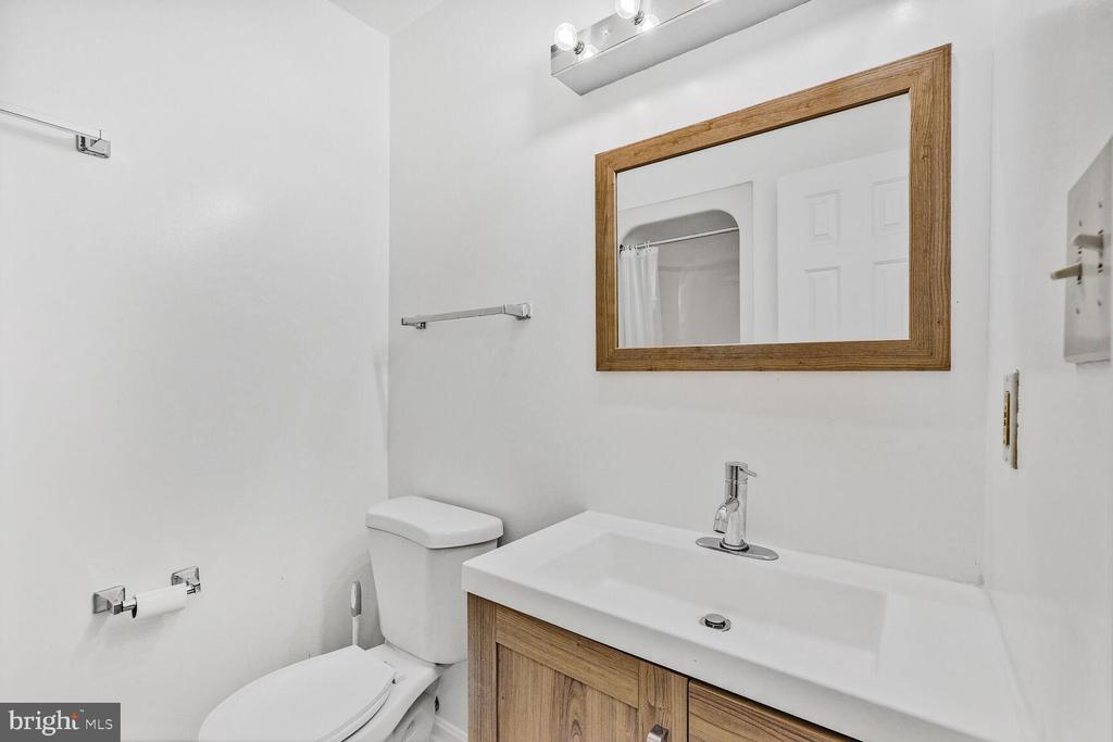 2807 LEE OAKS COURT 102