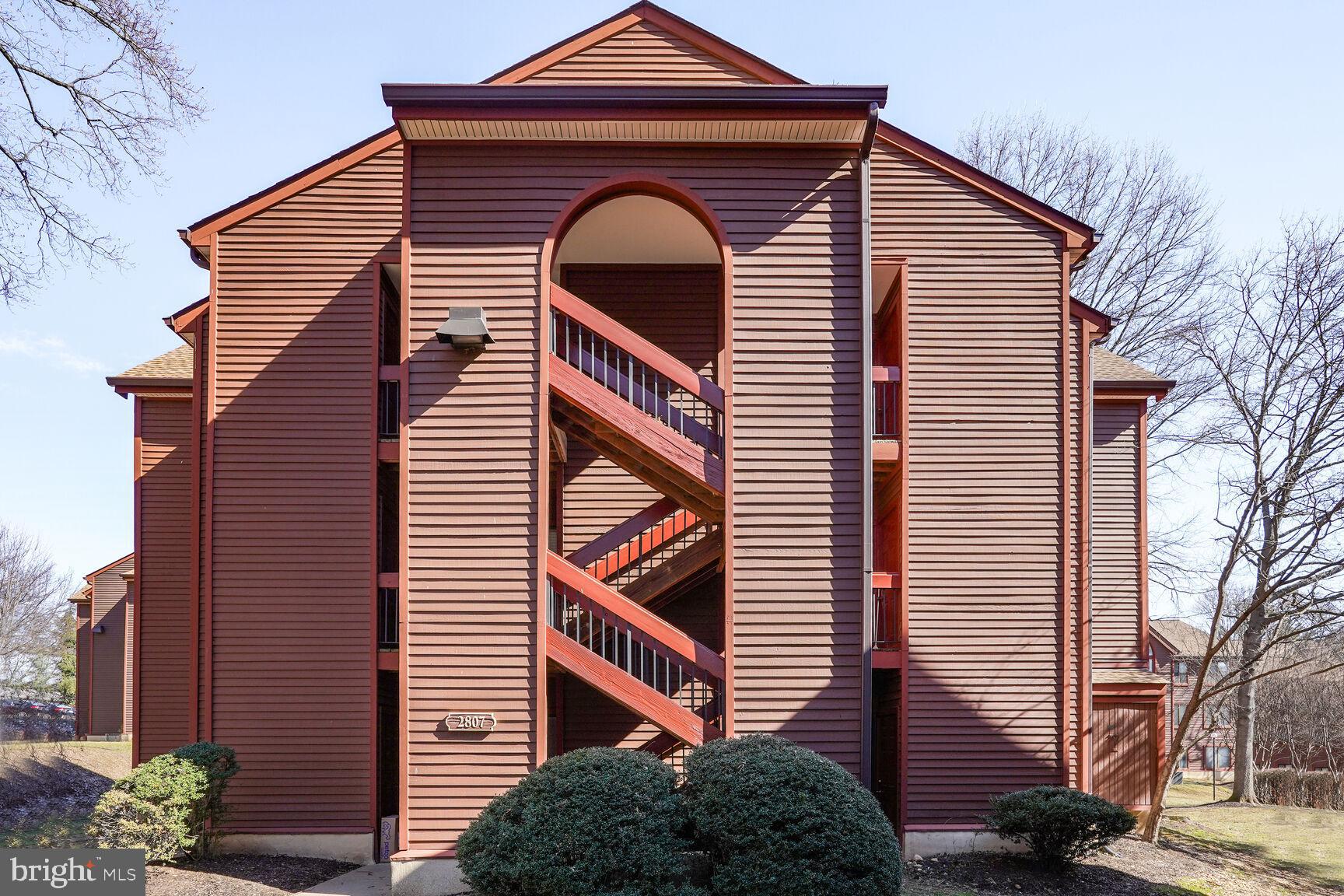 2807 LEE OAKS COURT 102