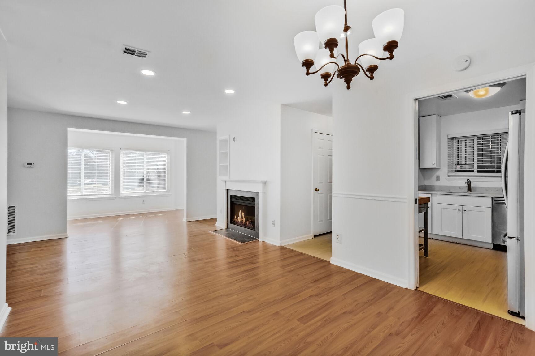 2807 LEE OAKS COURT 102