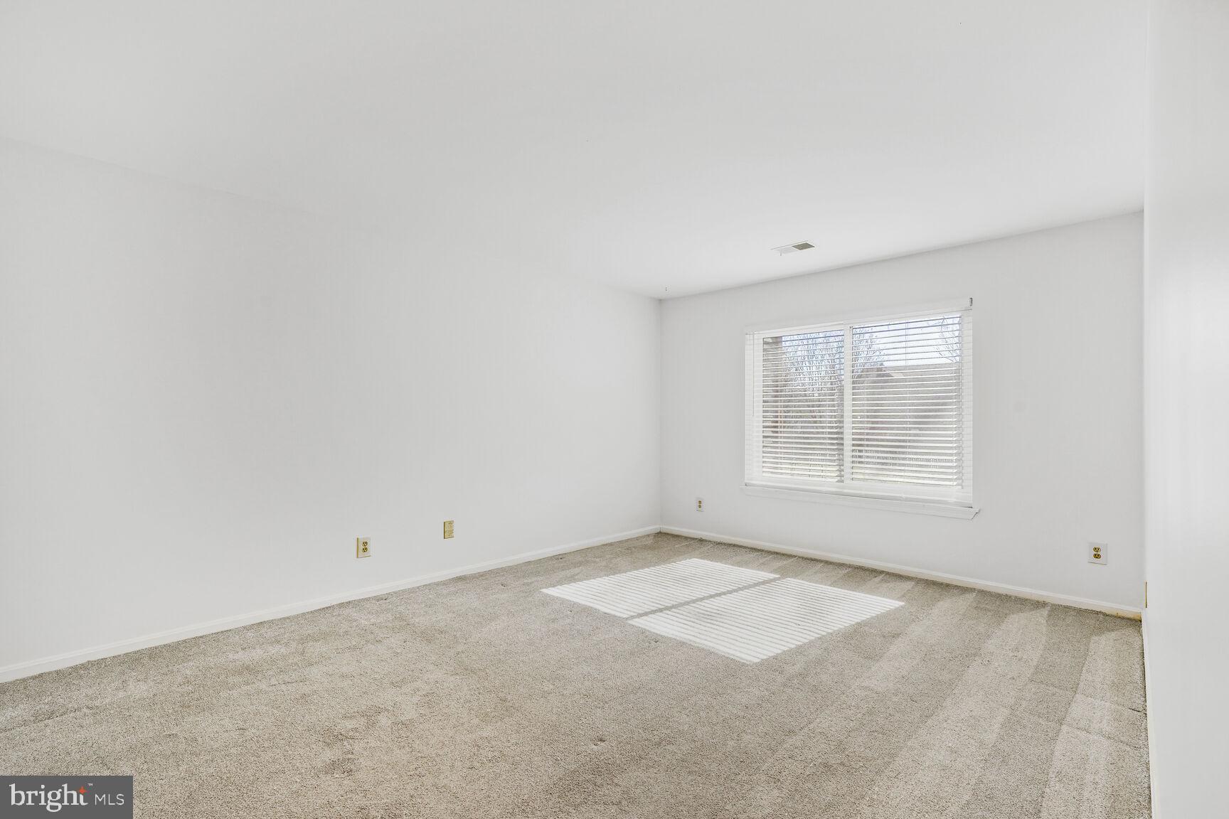 2807 LEE OAKS COURT 102