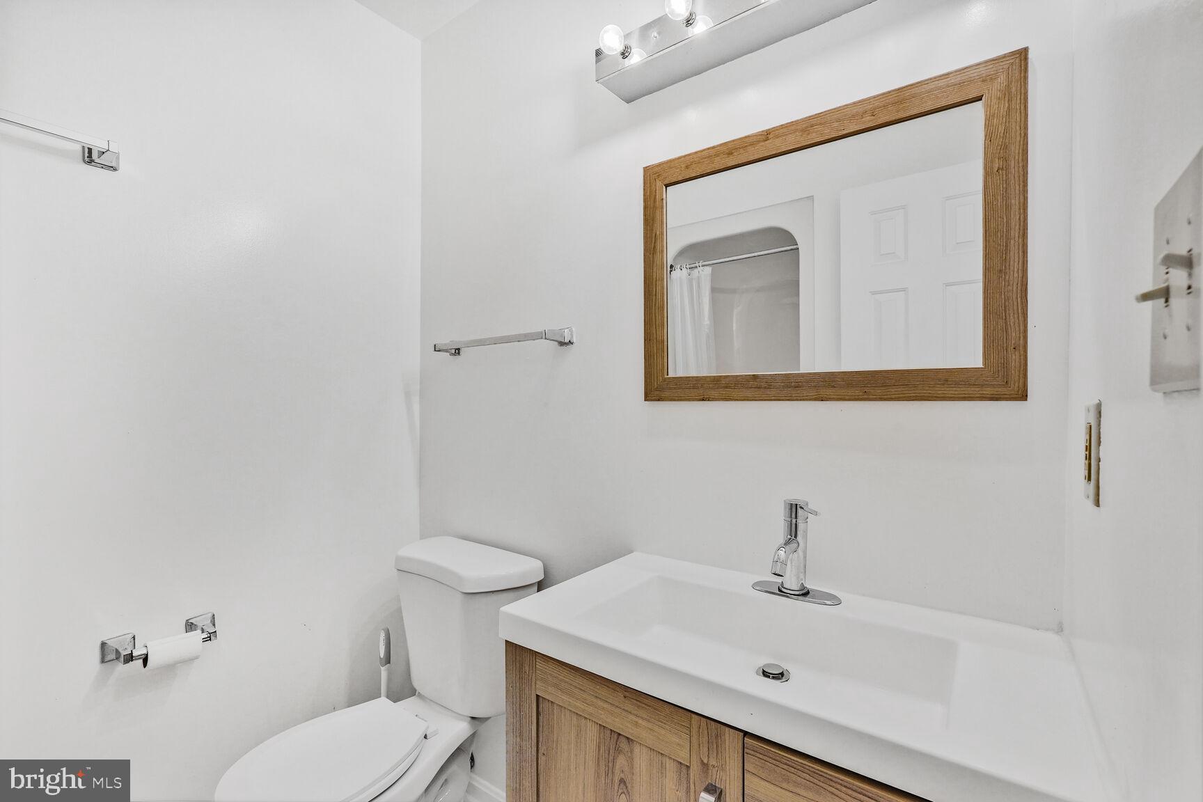 2807 LEE OAKS COURT 102