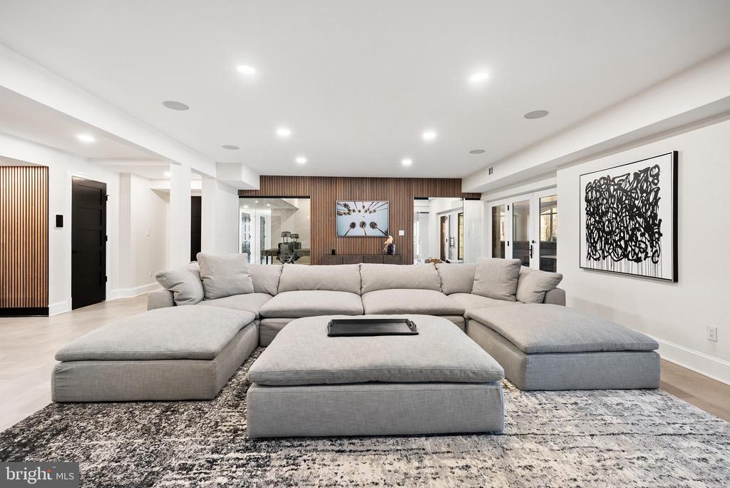 6470 KEDLESTON COURT