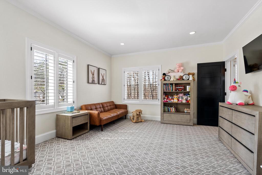 6470 KEDLESTON COURT