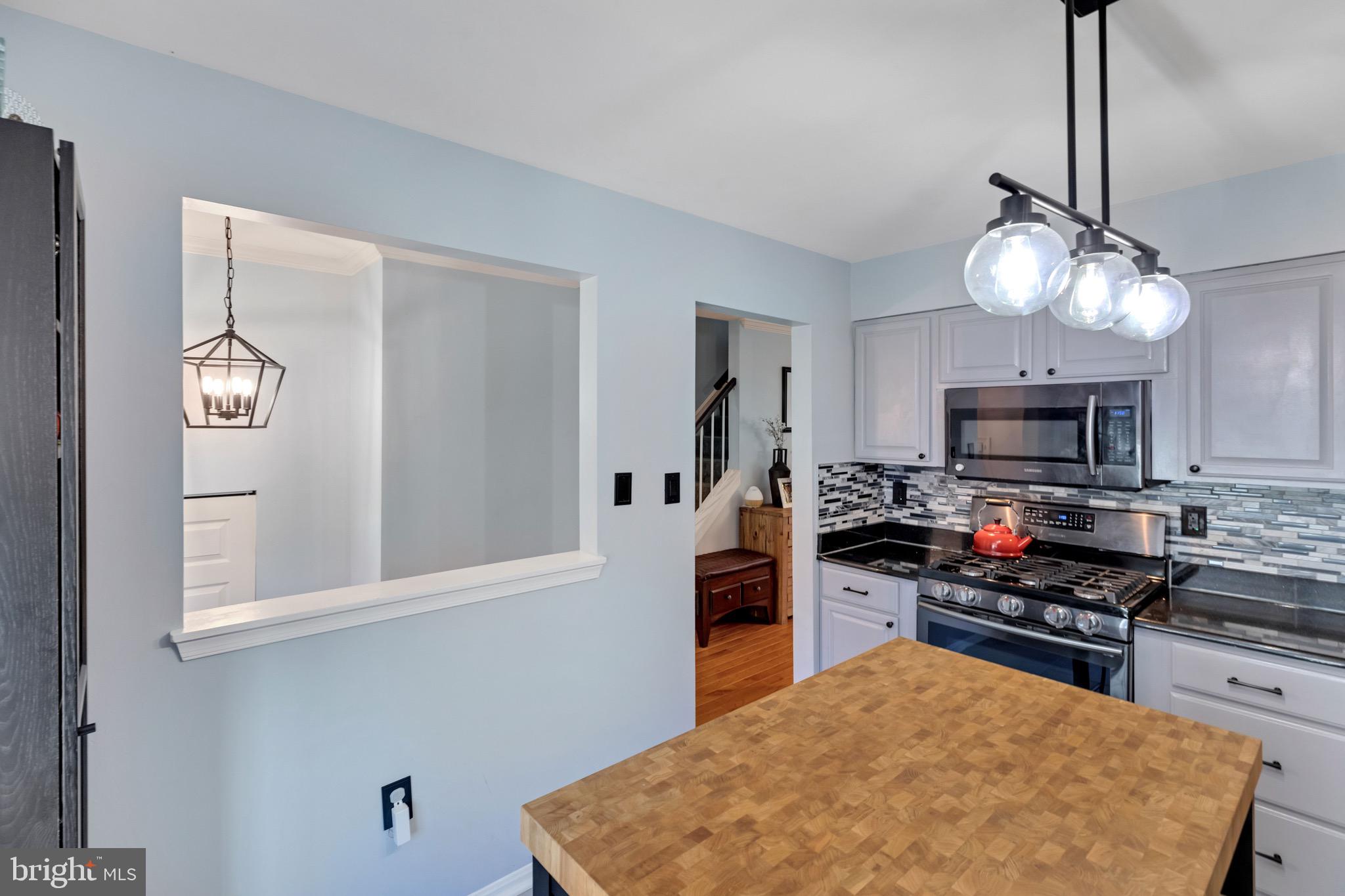 7033 SOLOMON SEAL COURT