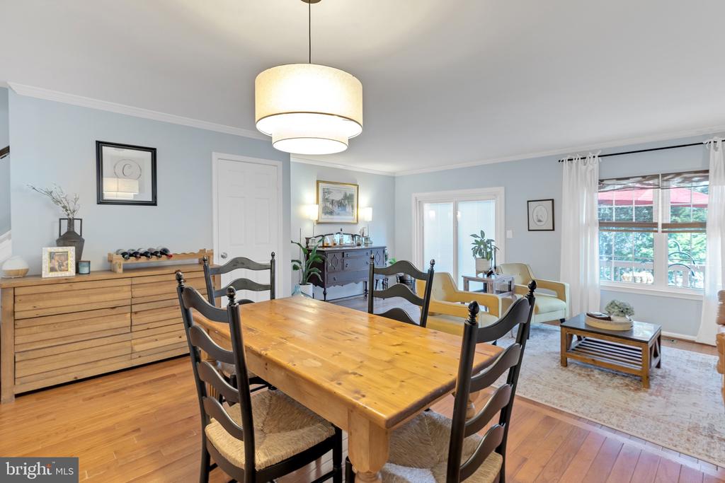 7033 SOLOMON SEAL COURT