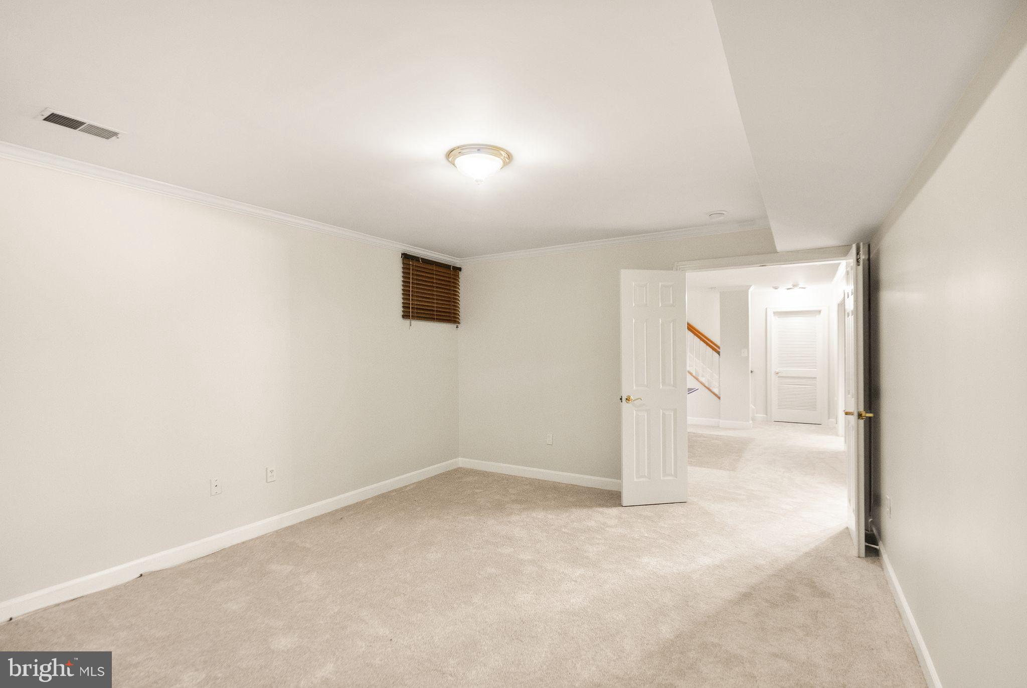 11820 POPES HEAD ROAD