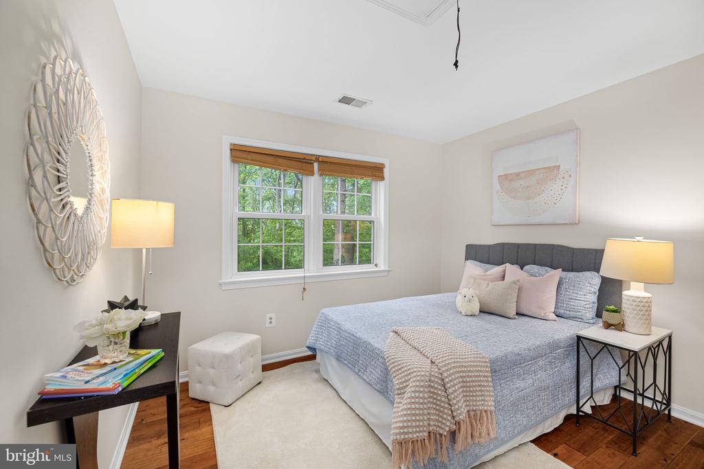 1517 SNUGHILL COURT