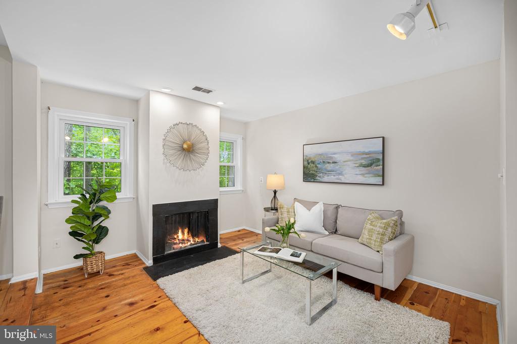 1517 SNUGHILL COURT