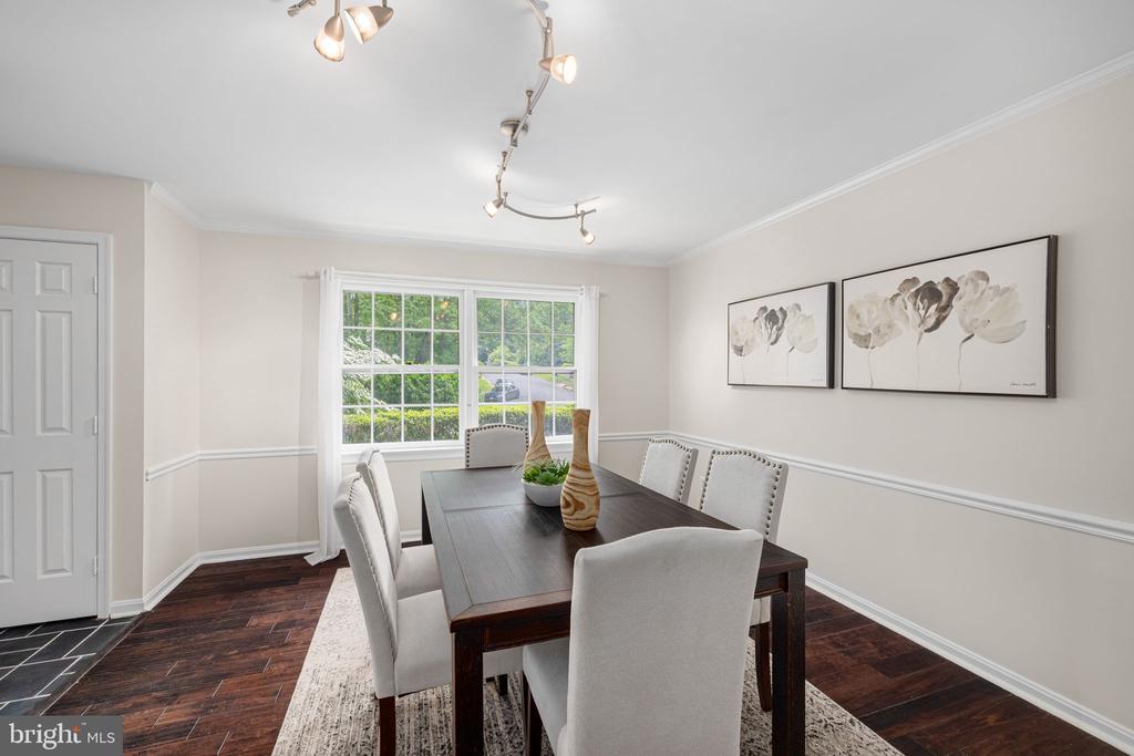 1517 SNUGHILL COURT