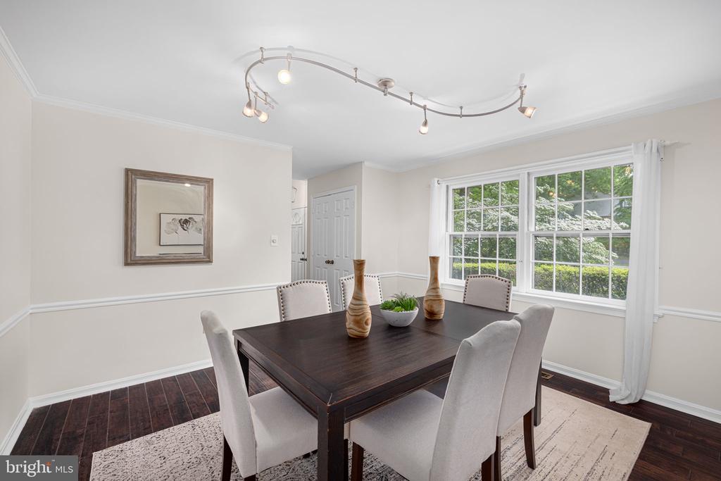 1517 SNUGHILL COURT