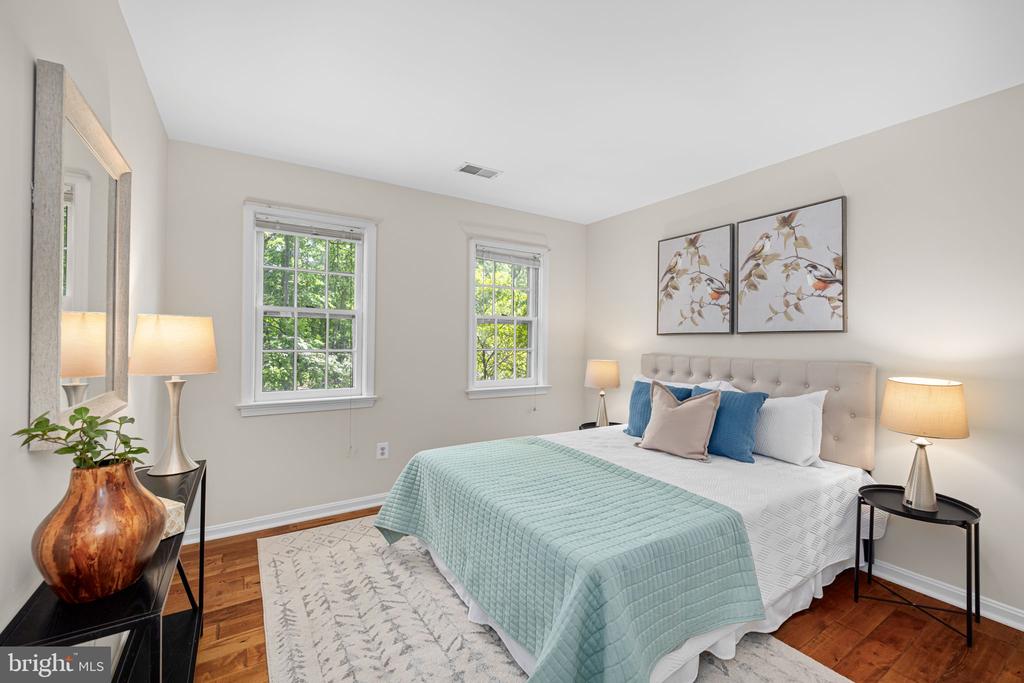 1517 SNUGHILL COURT