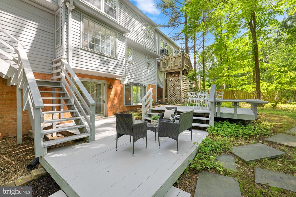 1517 SNUGHILL COURT