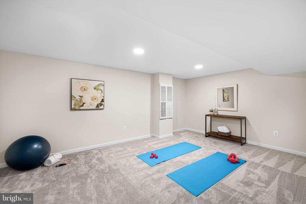 1517 SNUGHILL COURT