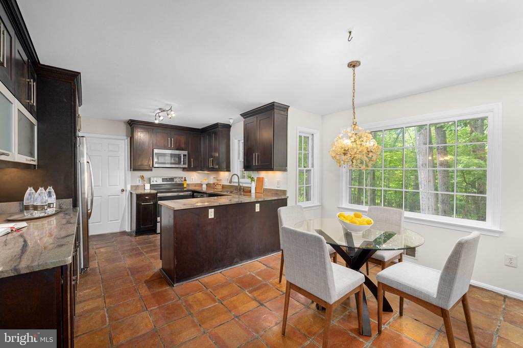 1517 SNUGHILL COURT