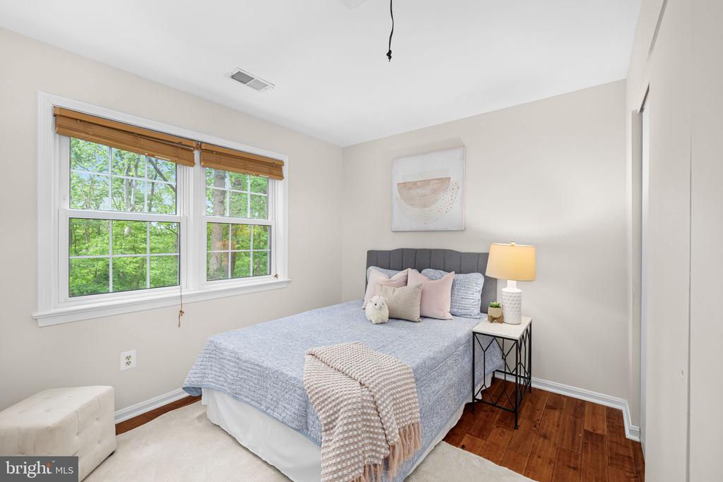 1517 SNUGHILL COURT
