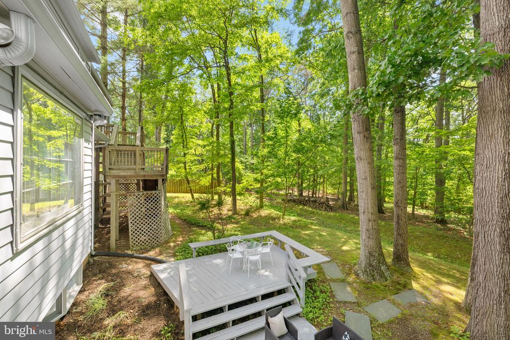 1517 SNUGHILL COURT