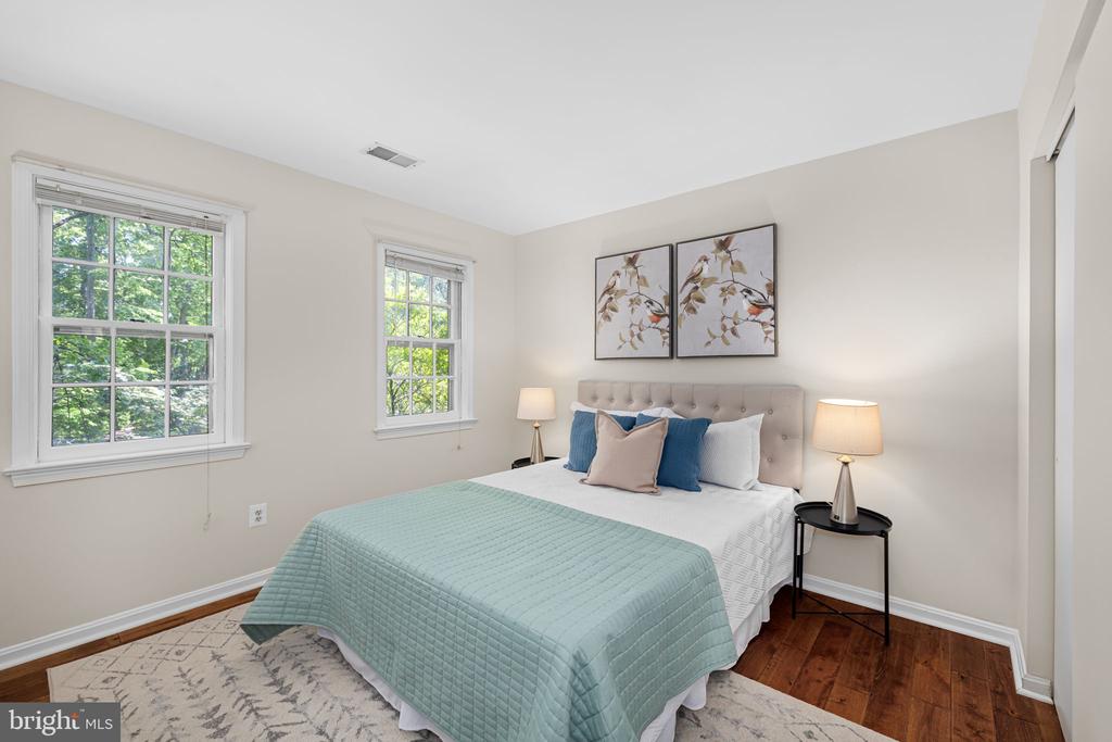 1517 SNUGHILL COURT