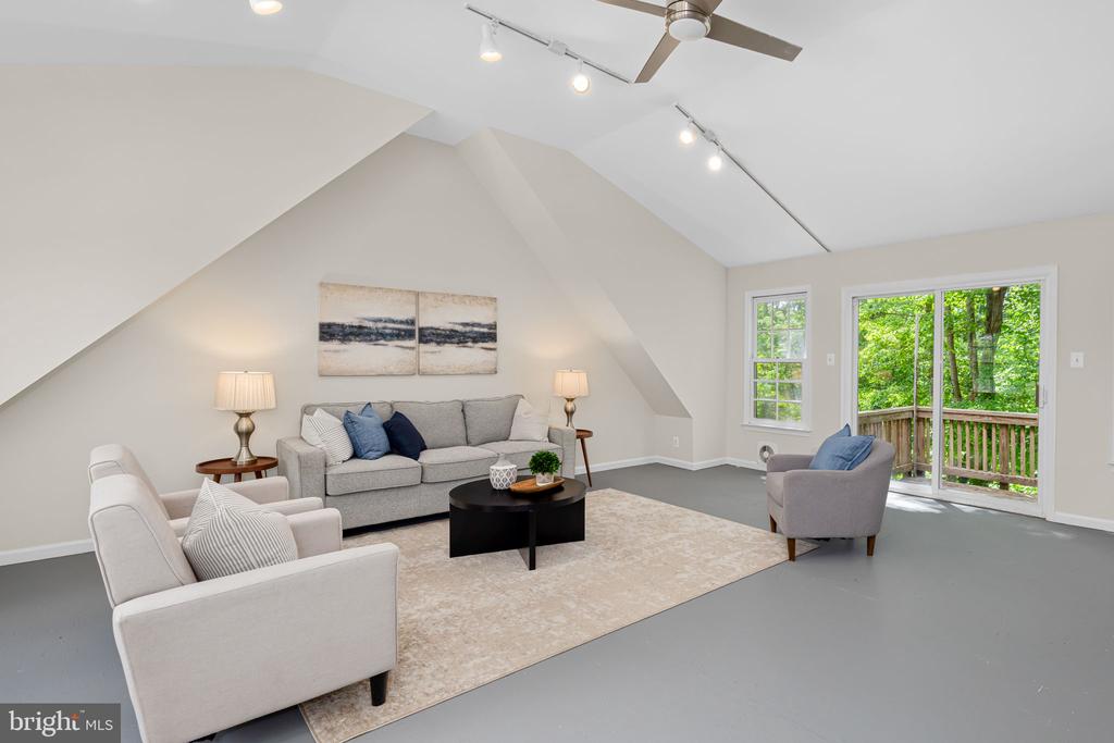 1517 SNUGHILL COURT