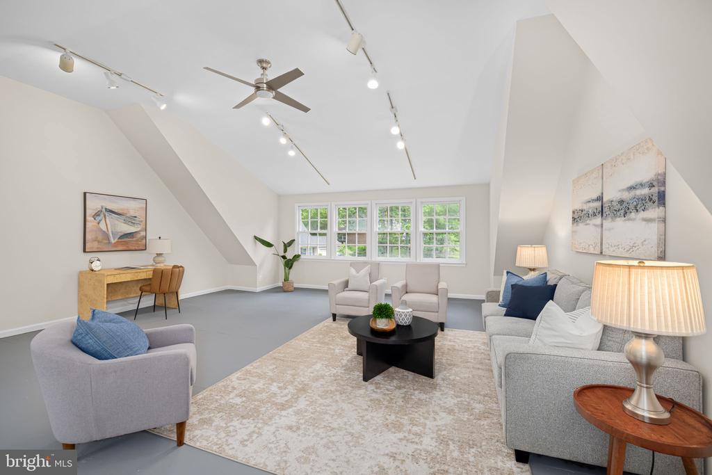 1517 SNUGHILL COURT