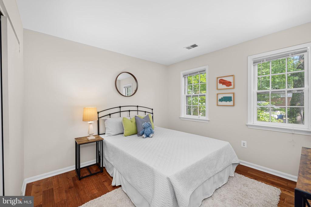 1517 SNUGHILL COURT