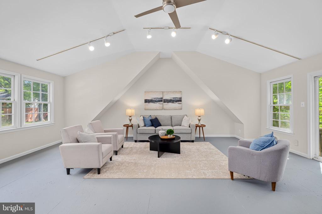1517 SNUGHILL COURT