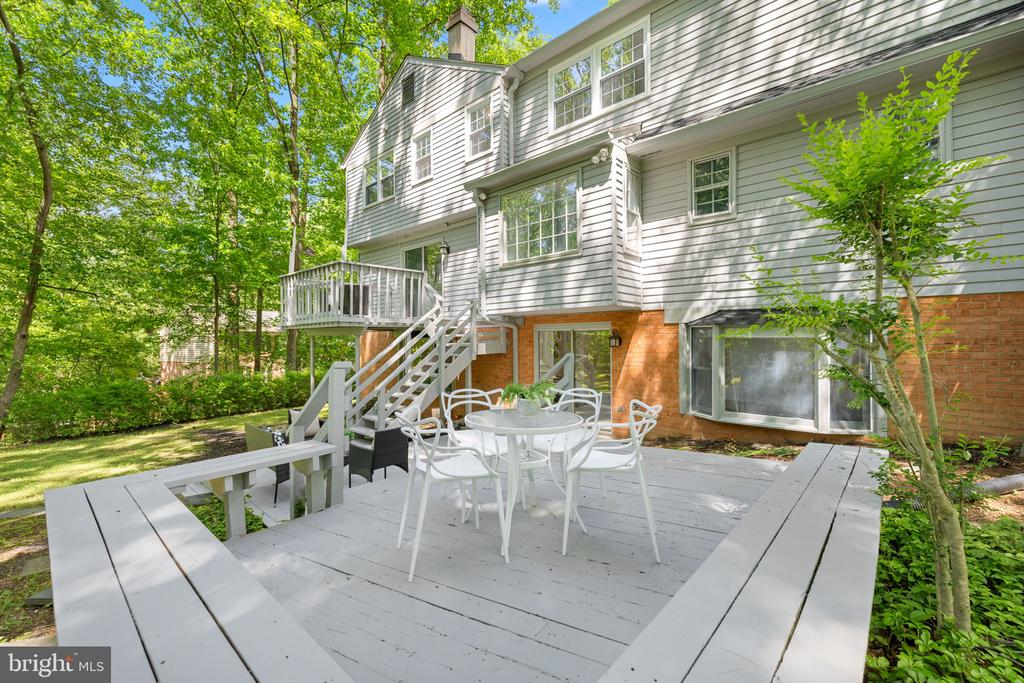 1517 SNUGHILL COURT