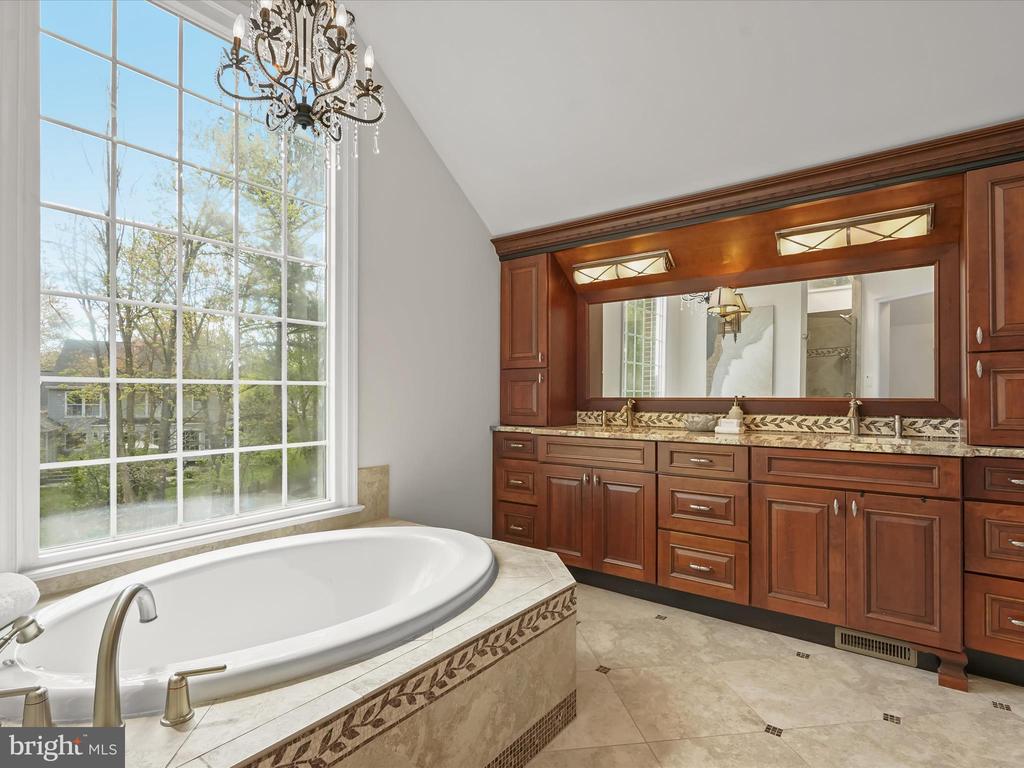 3281 LANEVIEW PLACE