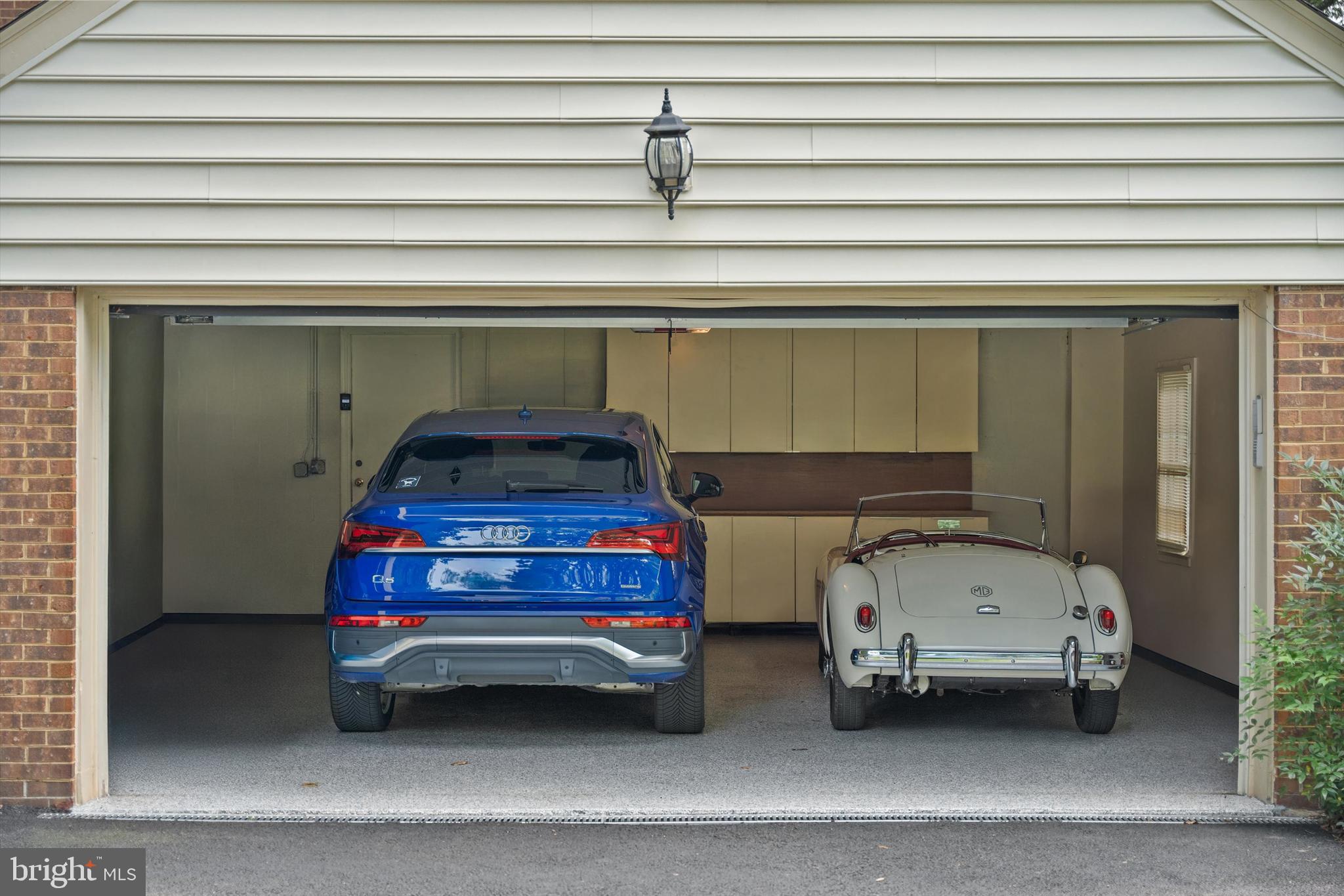 7707 CROSSOVER DRIVE