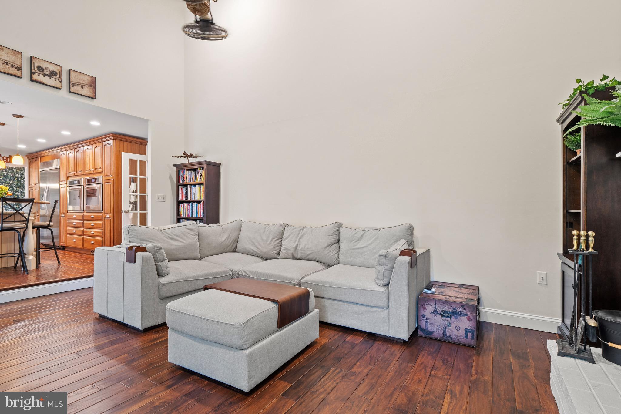 11204 LONGWOOD GROVE DRIVE