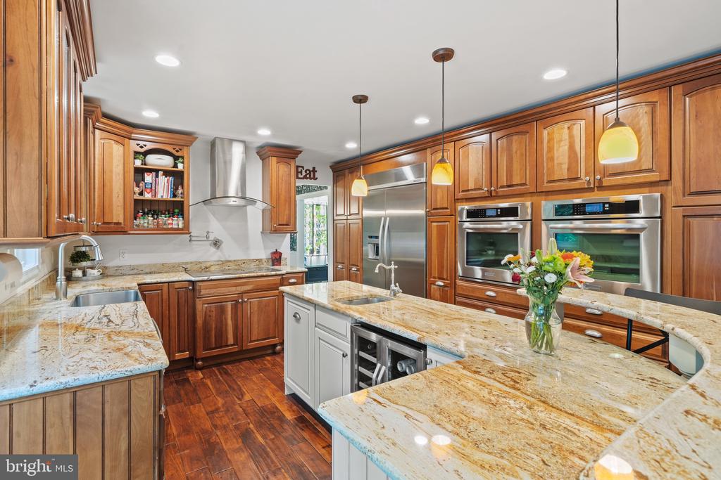 11204 LONGWOOD GROVE DRIVE