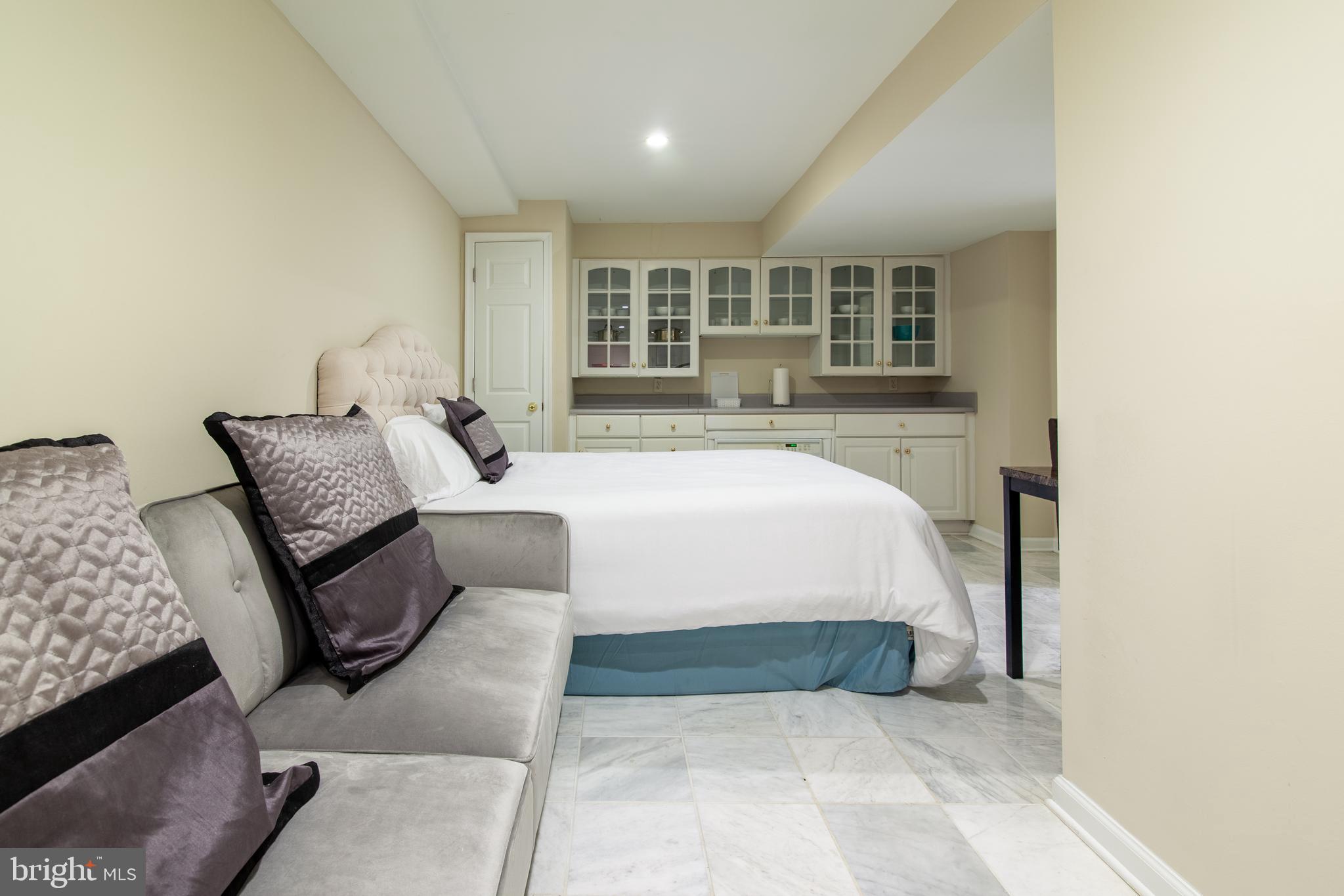 6034 CHESTERBROOK RD ROAD B