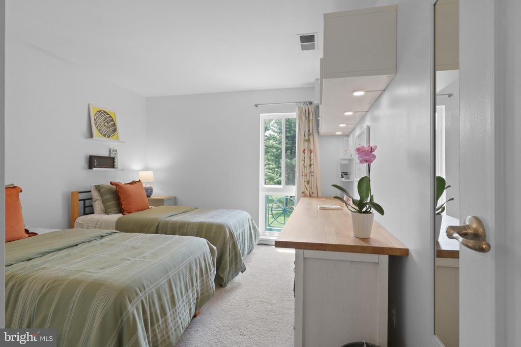 11800 BRETON COURT 32C