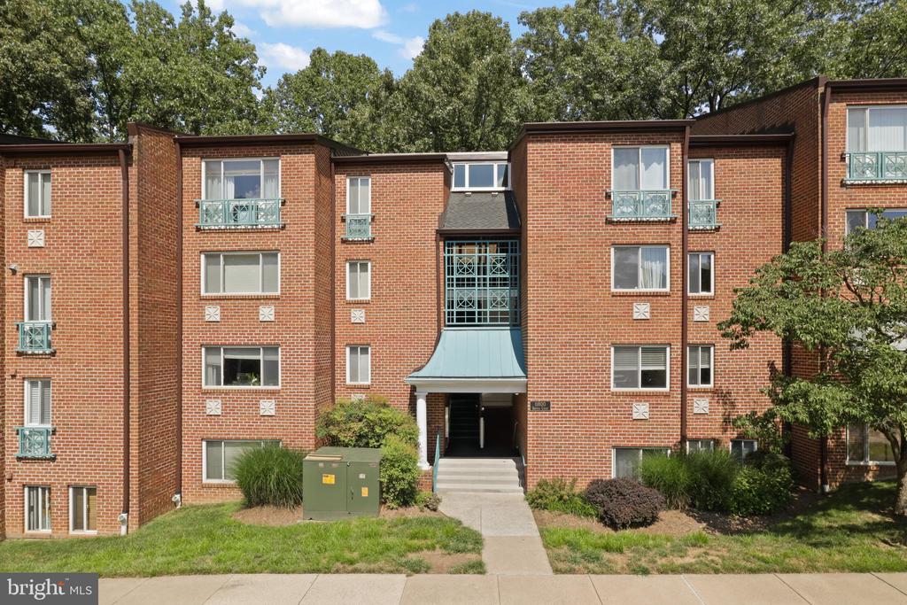 11800 BRETON COURT 32C