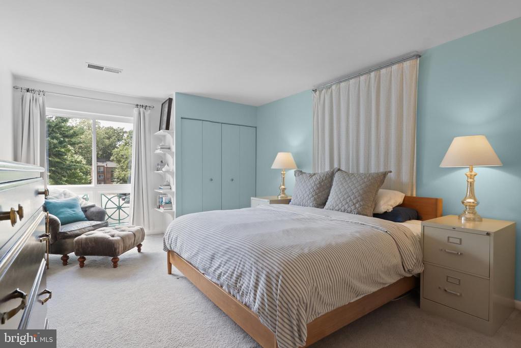 11800 BRETON COURT 32C