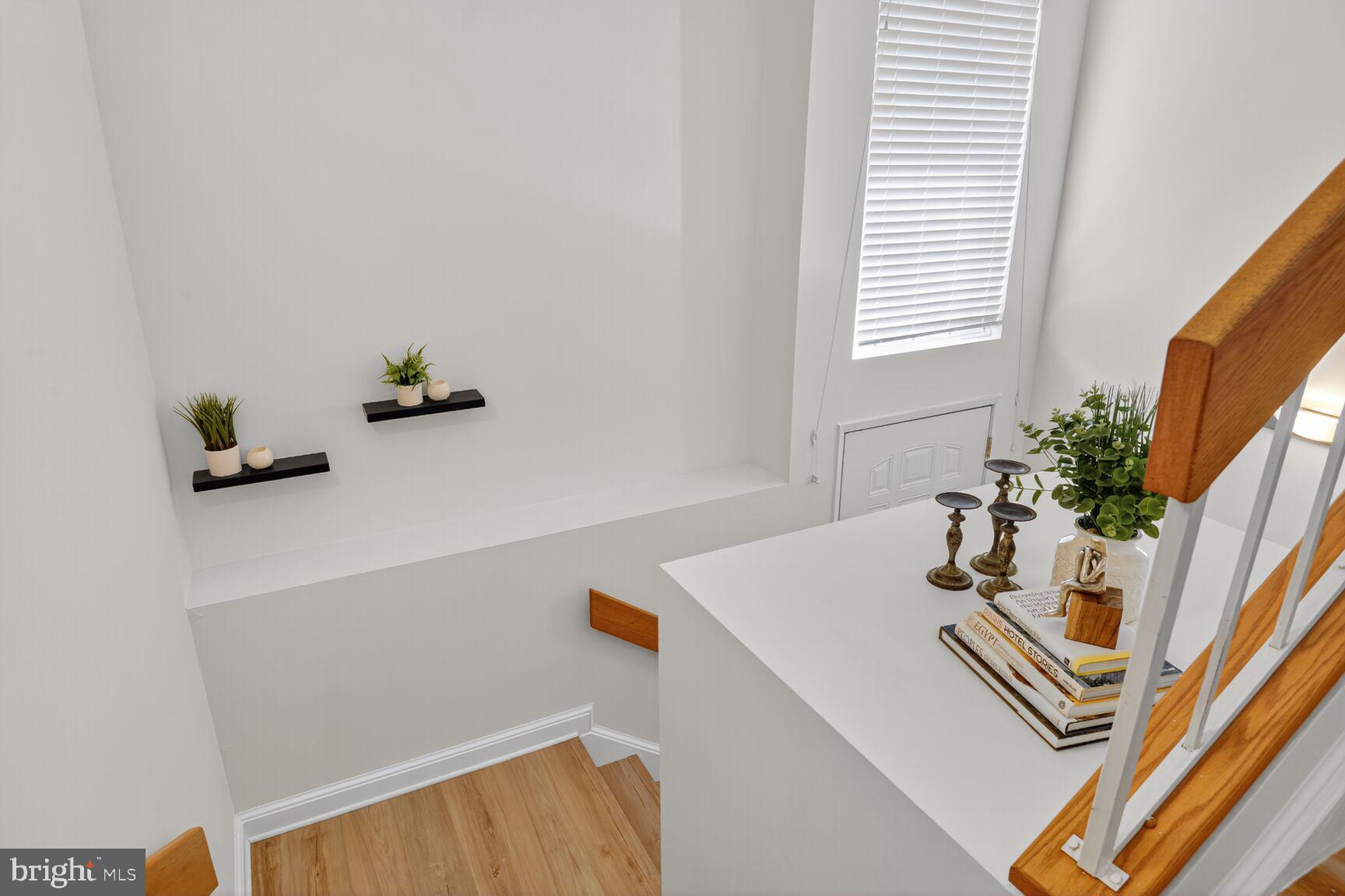 1933 VILLARIDGE DRIVE B 1933B