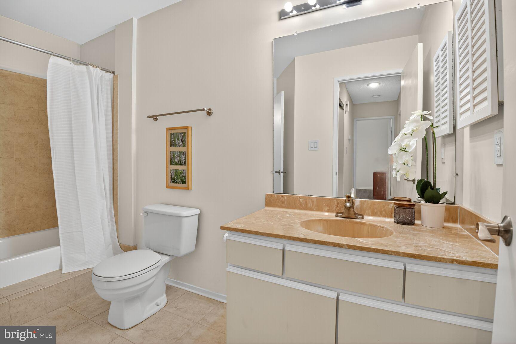 1933 VILLARIDGE DRIVE B 1933B