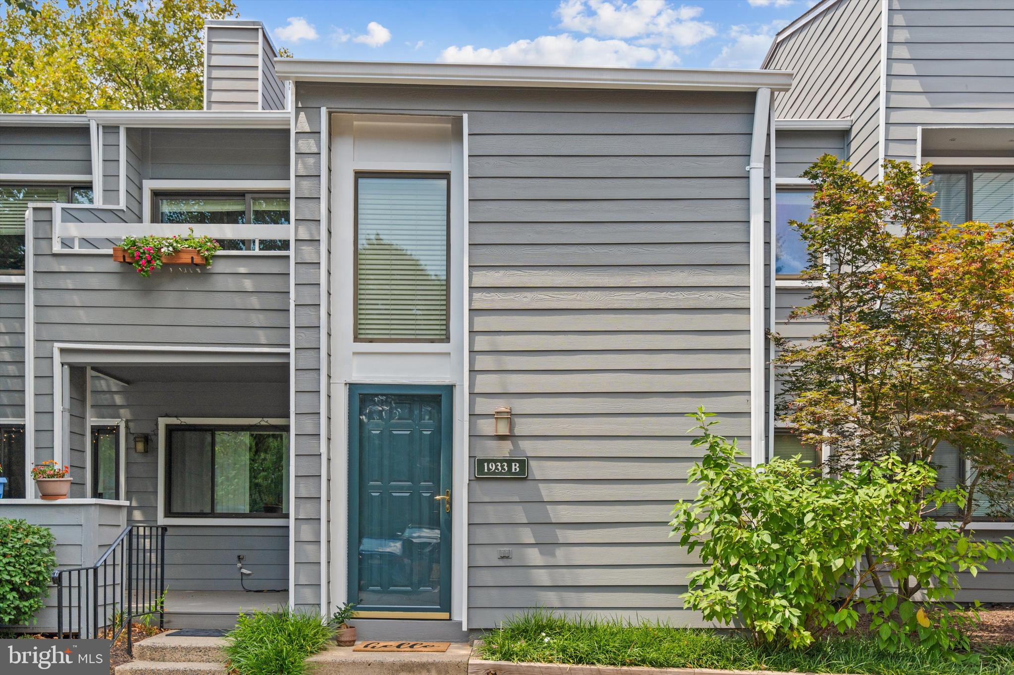 1933 VILLARIDGE DRIVE B 1933B