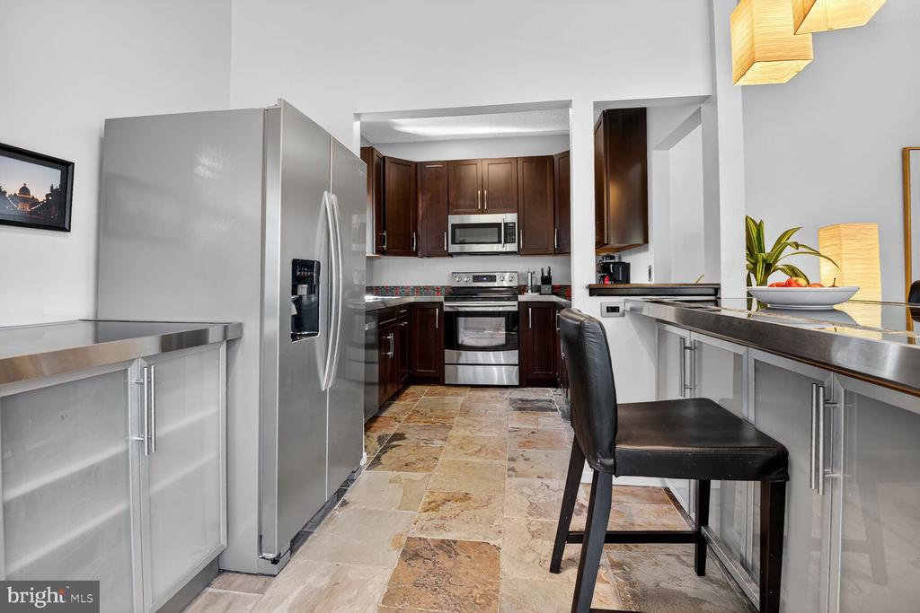 1933 VILLARIDGE DRIVE B 1933B
