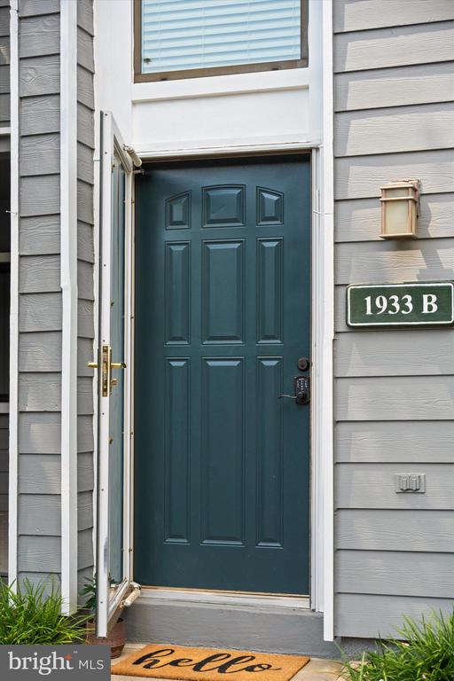 1933 VILLARIDGE DRIVE B 1933B