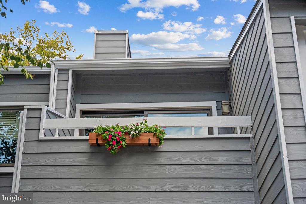 1933 VILLARIDGE DRIVE B 1933B