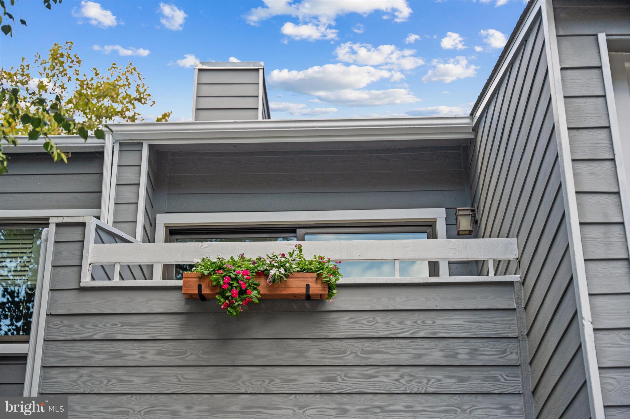 1933 VILLARIDGE DRIVE B 1933B